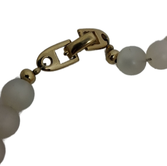 NAPIER 1985 "FROSTED SHERBERT COLLECTION" FLORAL NECKLACE, EARRINGS & BRACELET - Picture 11 of 14